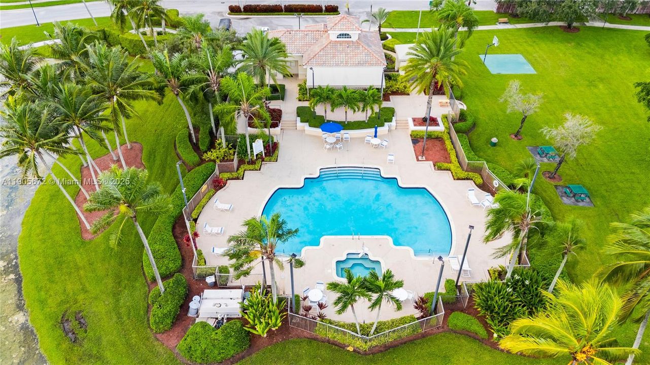 На продажу: $1,150,000 (4 спален, 3 ванн, 2394 Квадратных фут)