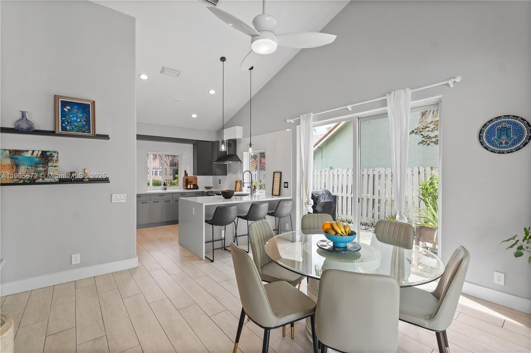 На продажу: $1,150,000 (4 спален, 3 ванн, 2394 Квадратных фут)