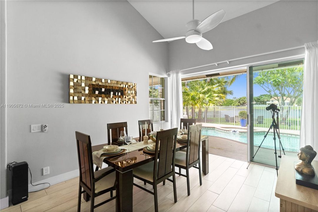 На продажу: $1,150,000 (4 спален, 3 ванн, 2394 Квадратных фут)