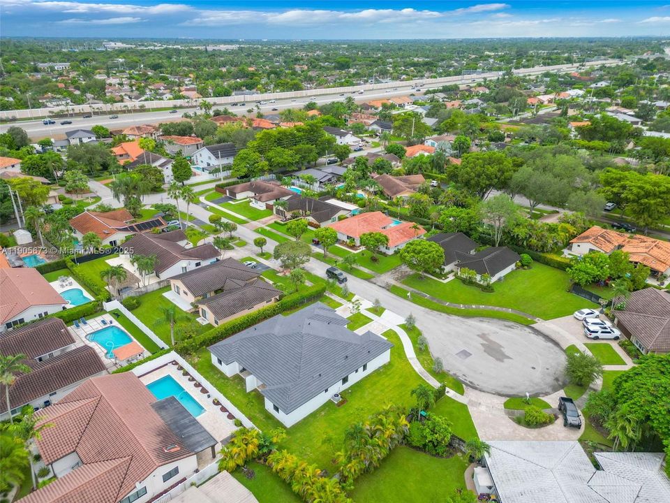 最近售出: $699,900 (3 贝兹, 2 浴室, 2283 平方英尺)