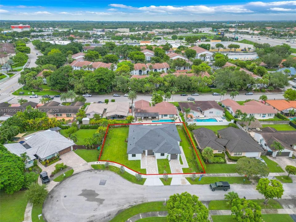 最近售出: $699,900 (3 贝兹, 2 浴室, 2283 平方英尺)