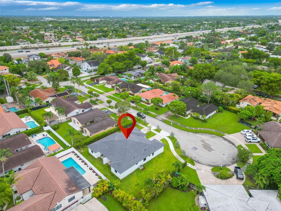 最近售出: $699,900 (3 贝兹, 2 浴室, 2283 平方英尺)