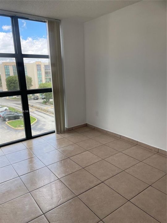 For Rent: $2,050 (2 beds, 2 baths, 850 Square Feet)