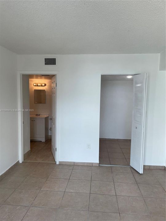 For Rent: $2,050 (2 beds, 2 baths, 850 Square Feet)