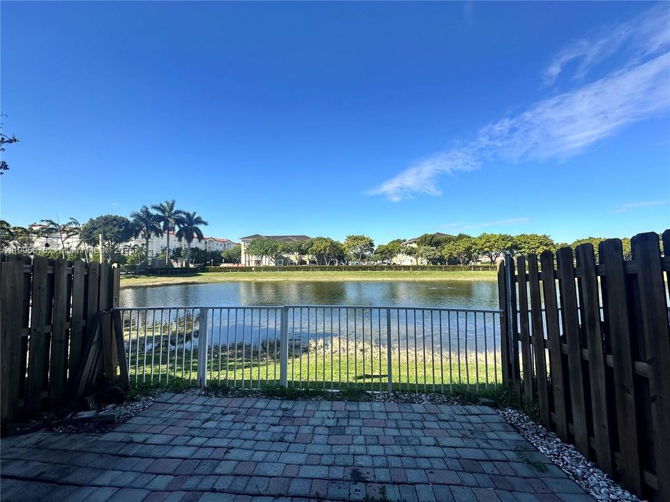 For Rent: $3,300 (3 beds, 2 baths, 1589 Square Feet)