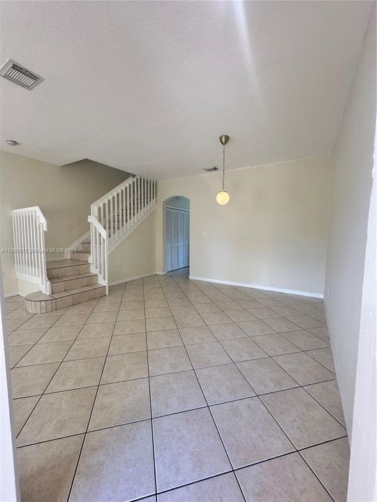 For Rent: $3,300 (3 beds, 2 baths, 1589 Square Feet)