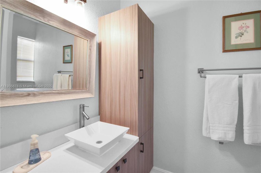 待售: $2,100,000 (4 贝兹, 4 浴室, 3752 平方英尺)