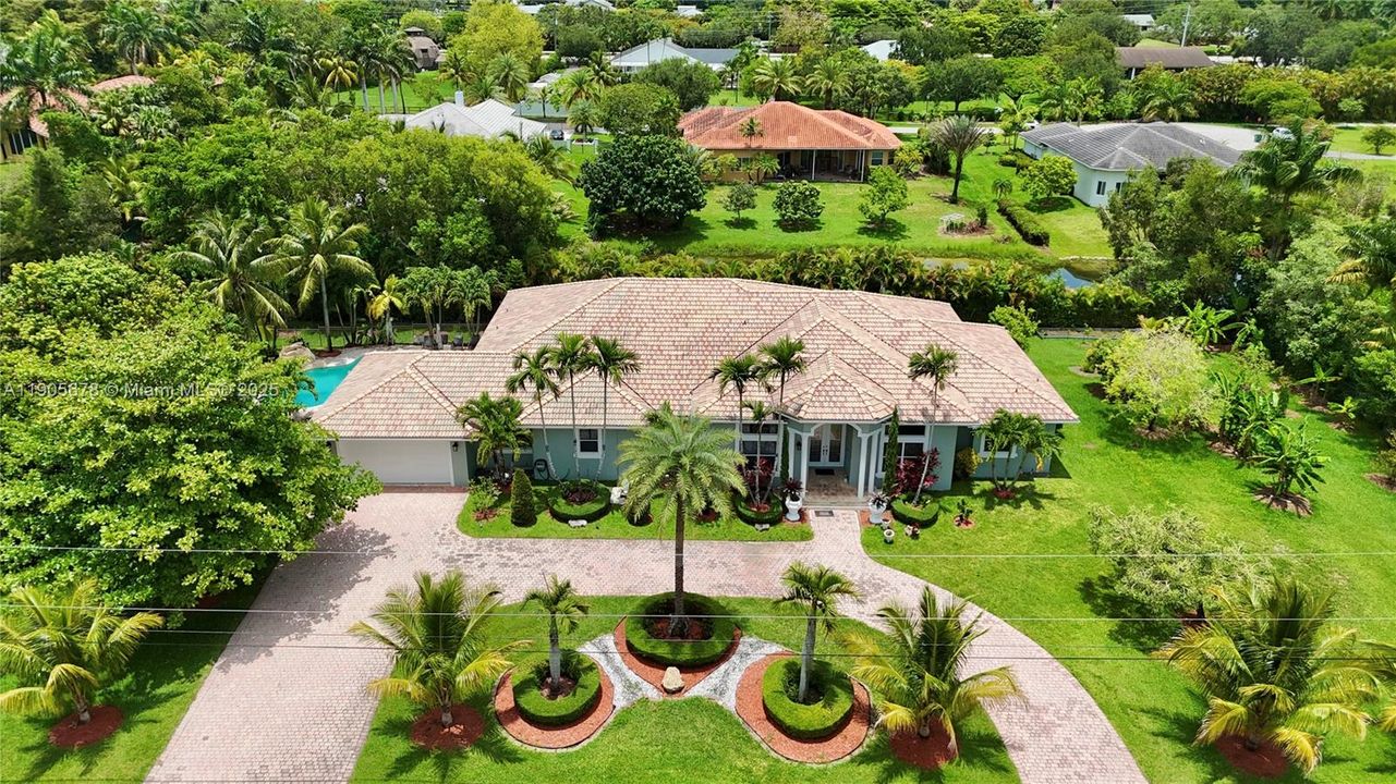 待售: $2,100,000 (4 贝兹, 4 浴室, 3752 平方英尺)