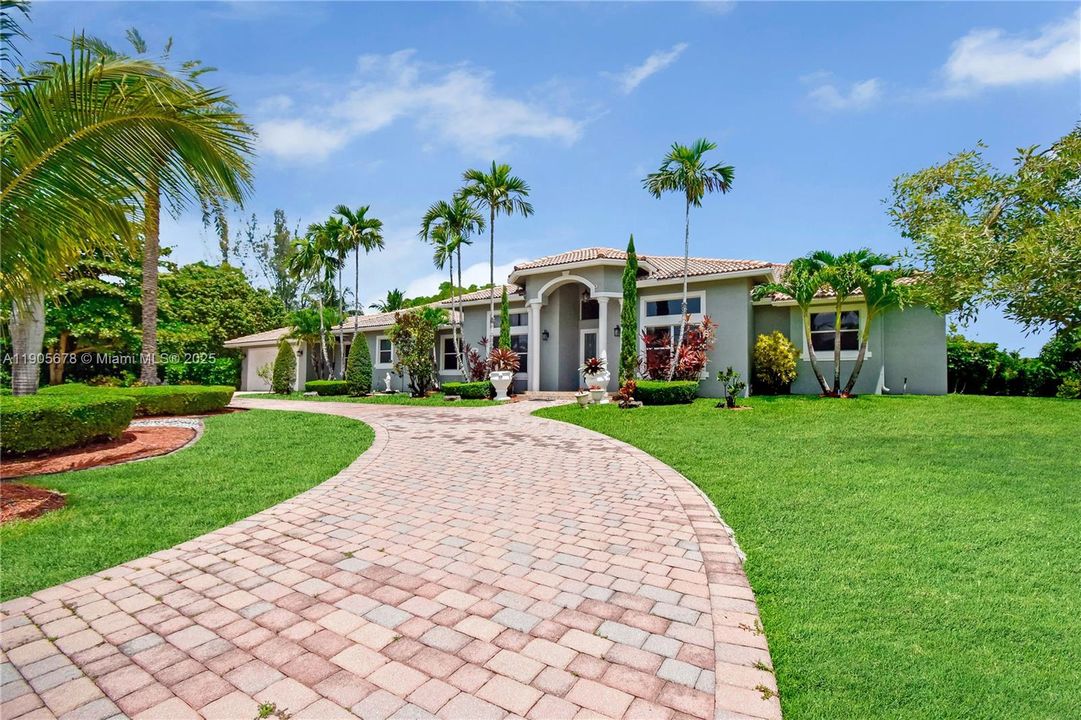 待售: $2,100,000 (4 贝兹, 4 浴室, 3752 平方英尺)