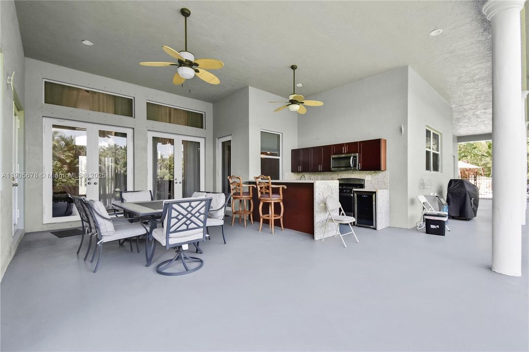 待售: $2,100,000 (4 贝兹, 4 浴室, 3752 平方英尺)