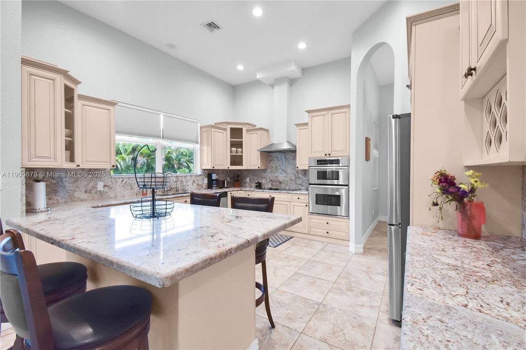 待售: $2,100,000 (4 贝兹, 4 浴室, 3752 平方英尺)