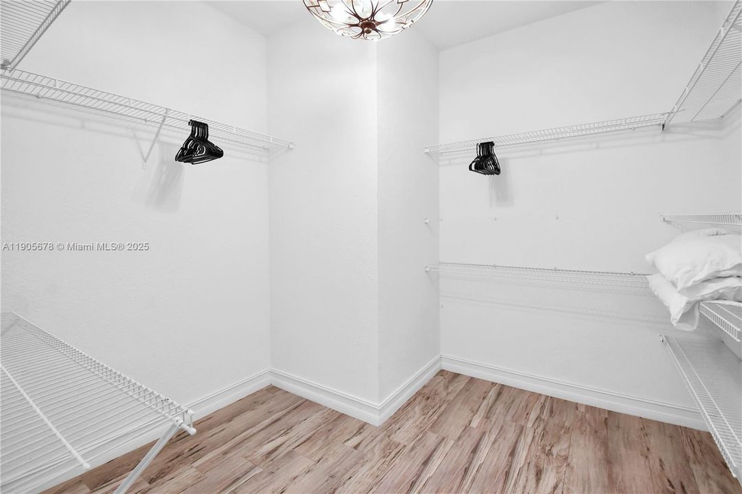 待售: $2,100,000 (4 贝兹, 4 浴室, 3752 平方英尺)