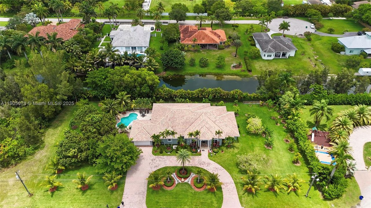 待售: $2,100,000 (4 贝兹, 4 浴室, 3752 平方英尺)