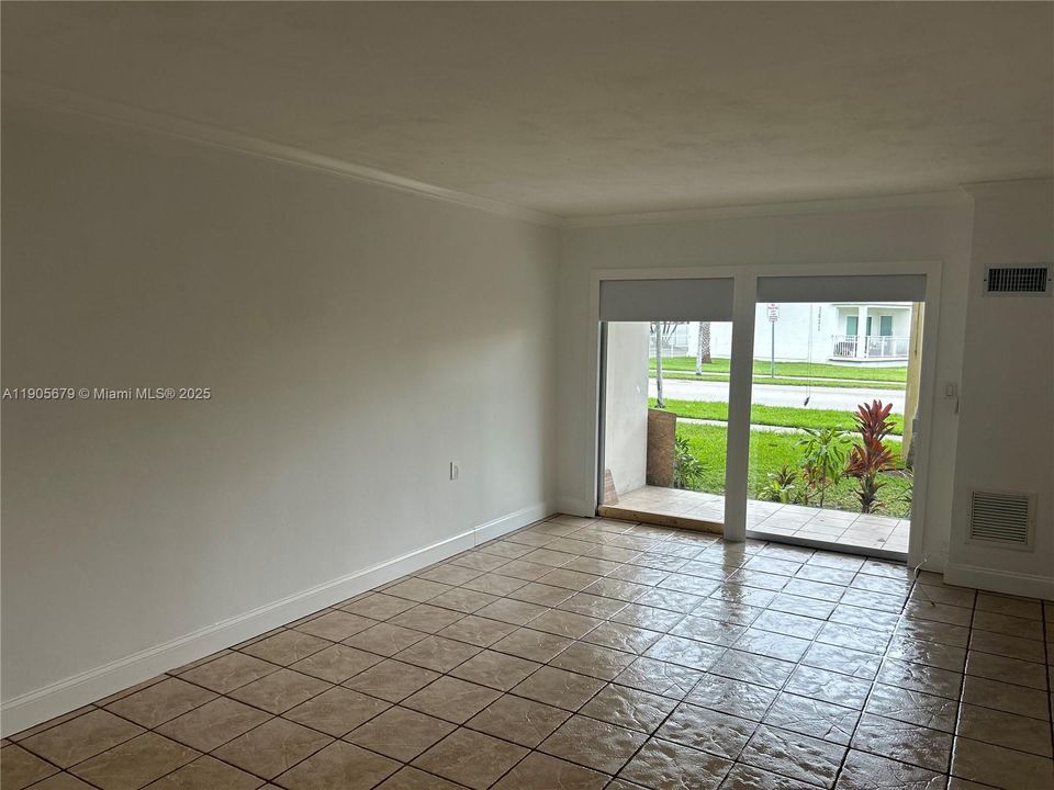 Recently Rented: $1,650 (1 beds, 1 baths, 656 Square Feet)