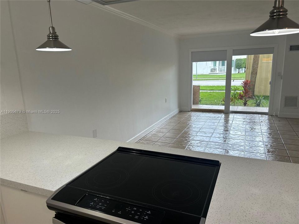 Recently Rented: $1,650 (1 beds, 1 baths, 656 Square Feet)