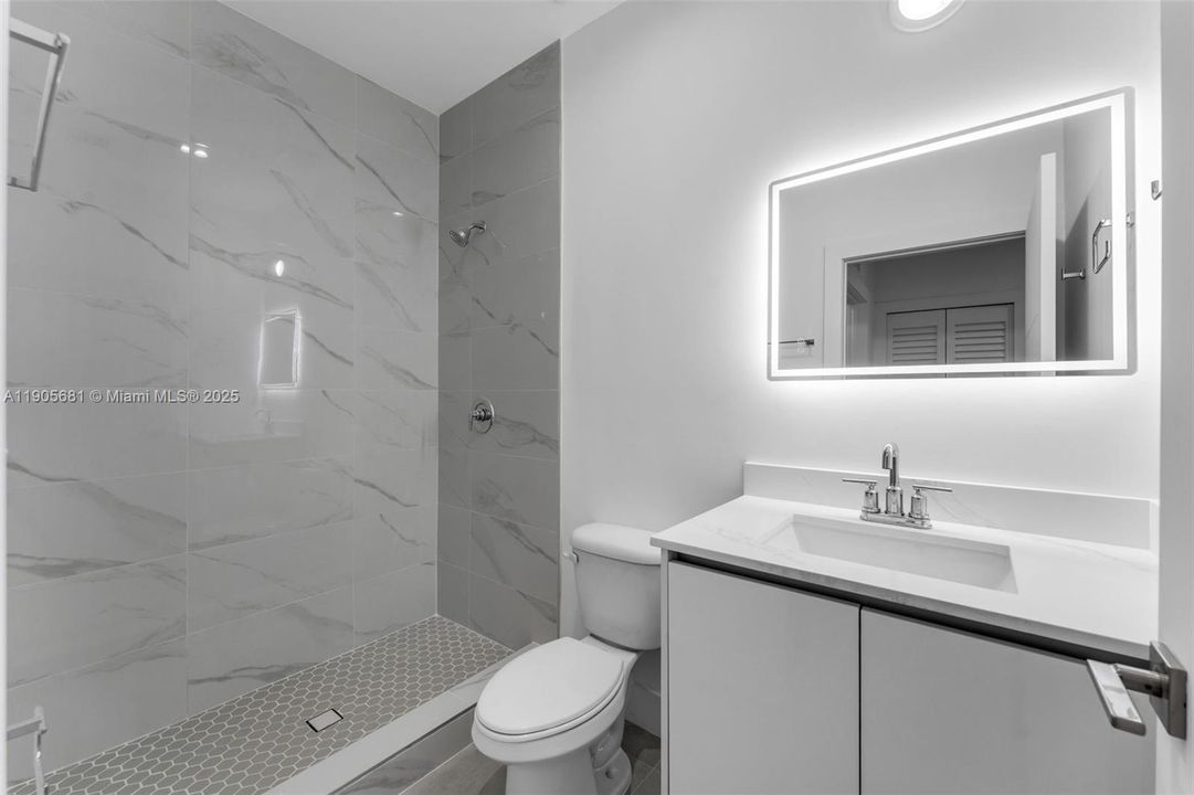 最近售出: $699,900 (3 贝兹, 2 浴室, 2283 平方英尺)