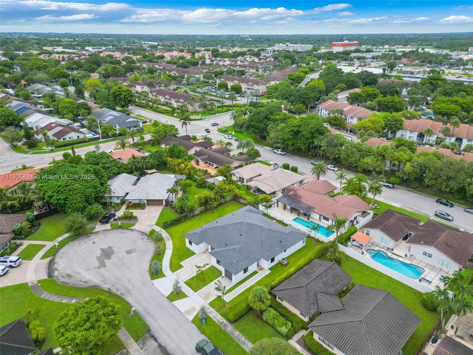 最近售出: $699,900 (3 贝兹, 2 浴室, 2283 平方英尺)