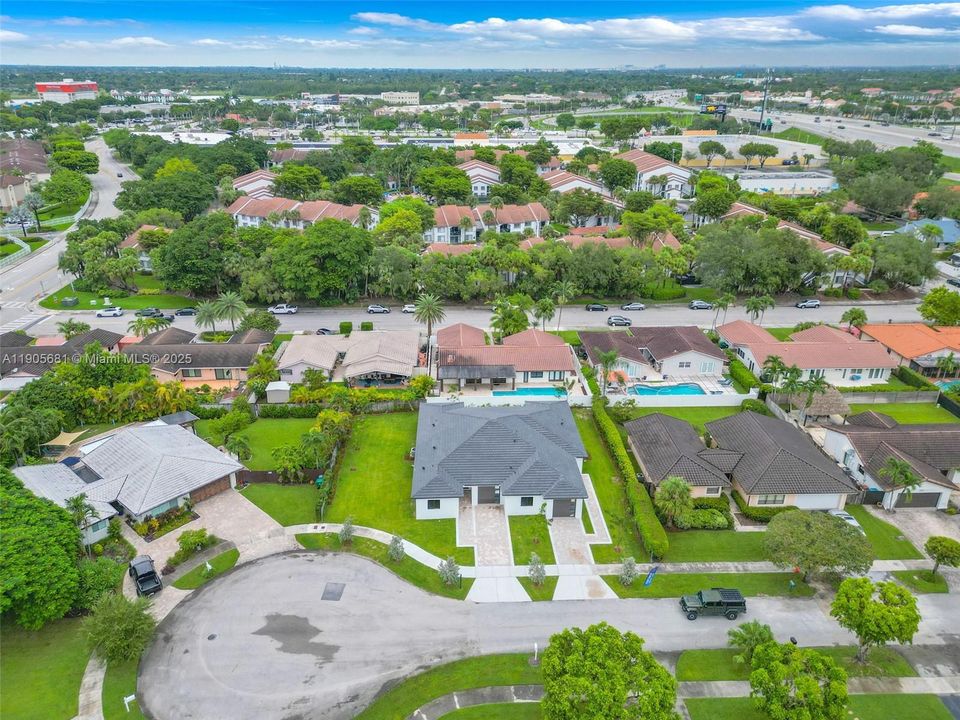 最近售出: $699,900 (3 贝兹, 2 浴室, 2283 平方英尺)