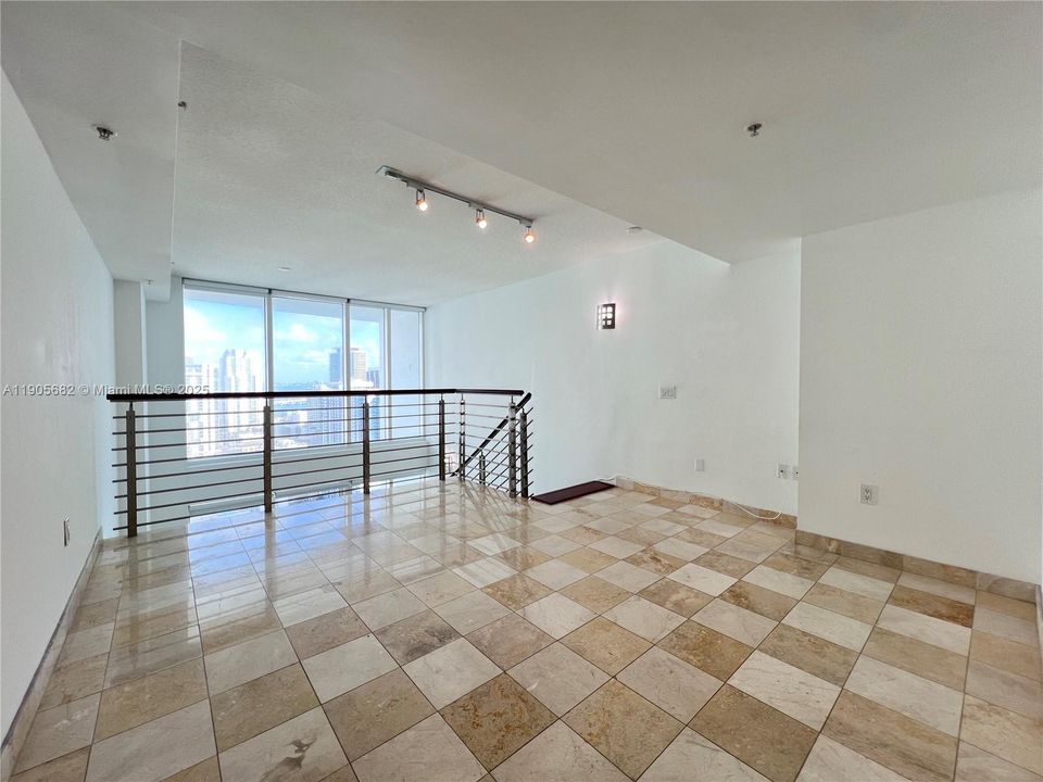 В аренду: $3,000 (1 спален, 1 ванн, 981 Квадратных фут)