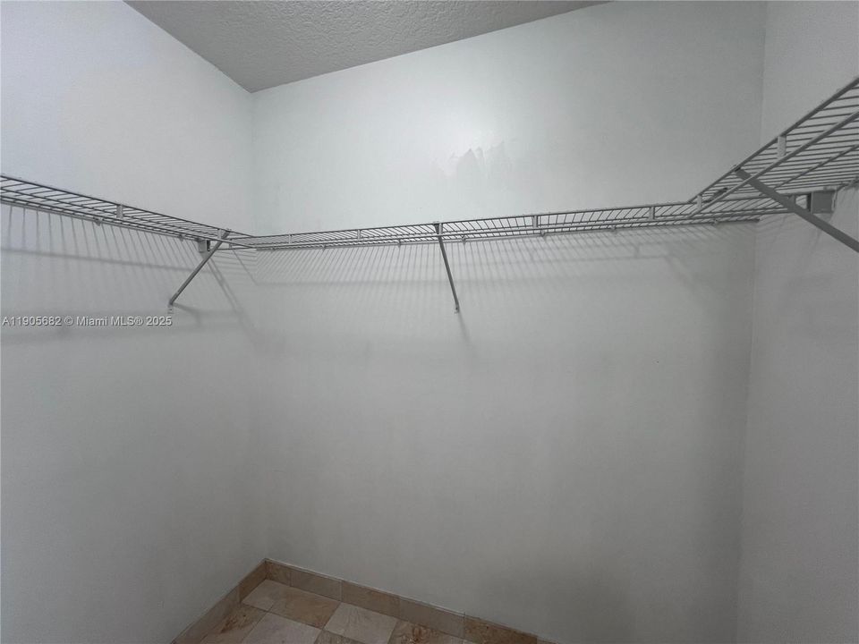 В аренду: $3,000 (1 спален, 1 ванн, 981 Квадратных фут)