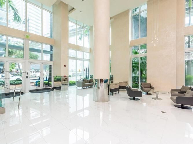 В аренду: $3,000 (1 спален, 1 ванн, 981 Квадратных фут)