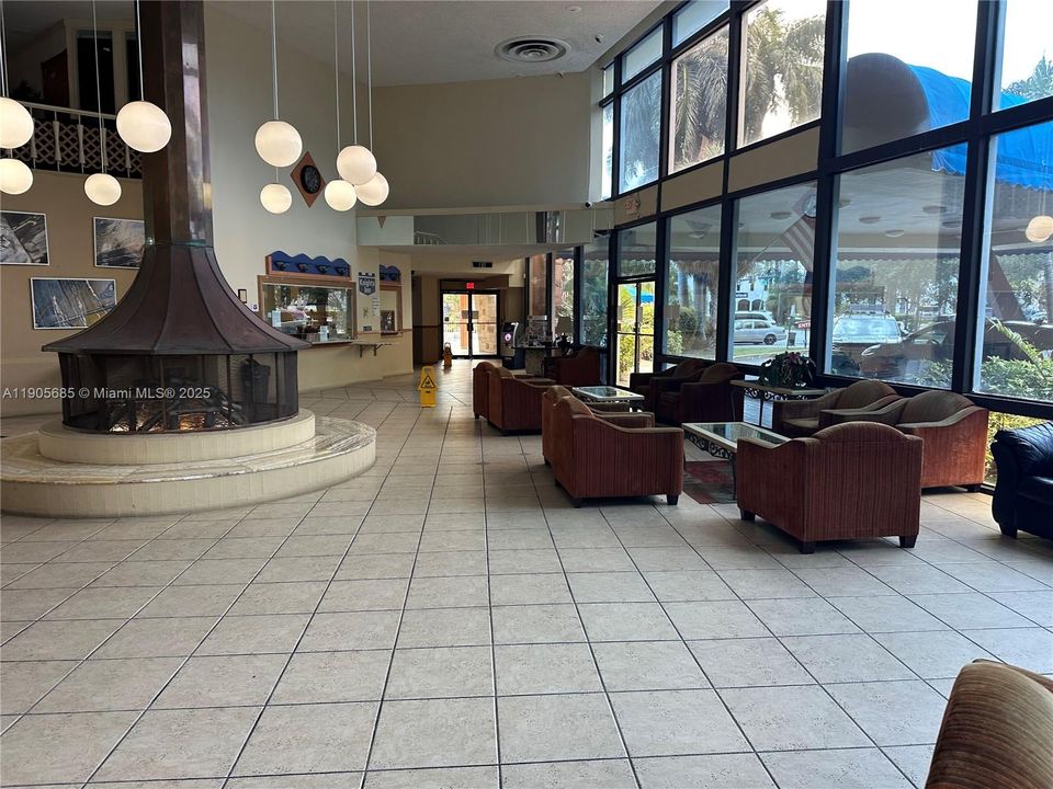 For Rent: $1,500 (1 beds, 1 baths, 320 Square Feet)