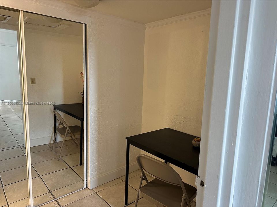 For Rent: $1,500 (1 beds, 1 baths, 320 Square Feet)