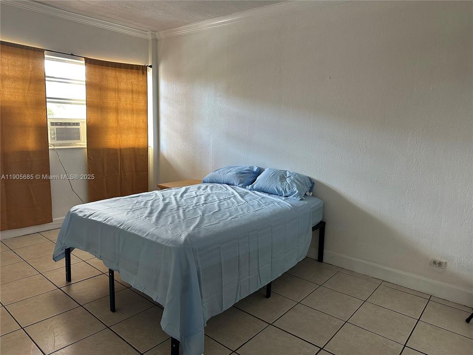 For Rent: $1,500 (1 beds, 1 baths, 320 Square Feet)