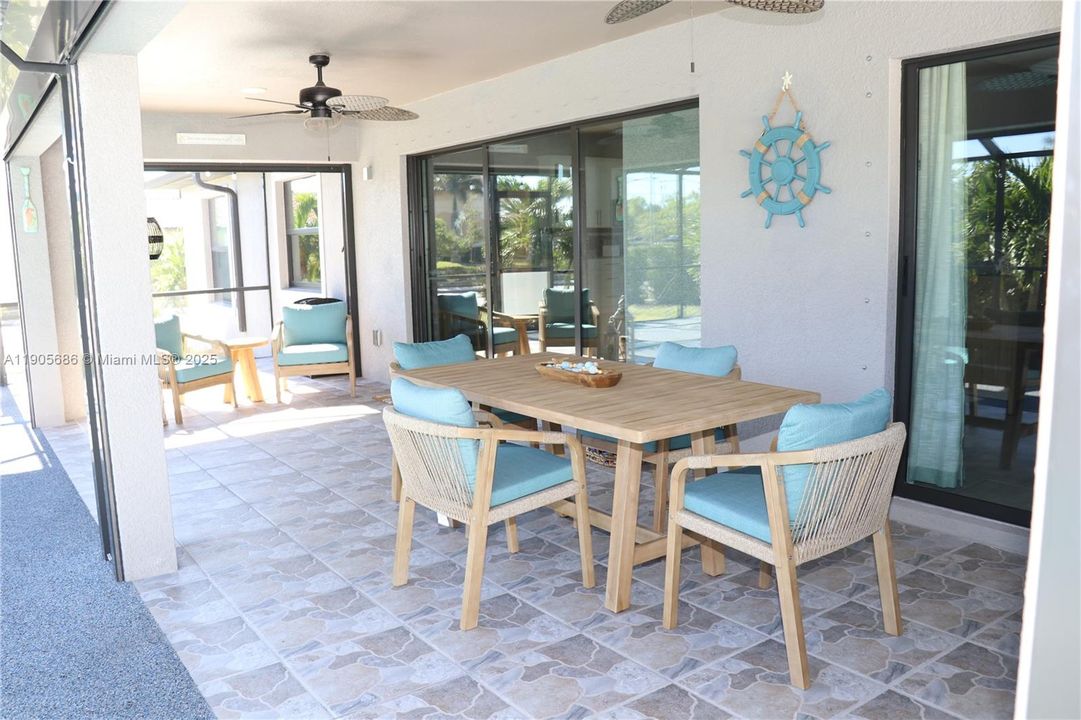 For Sale: $549,999 (3 beds, 2 baths, 1677 Square Feet)