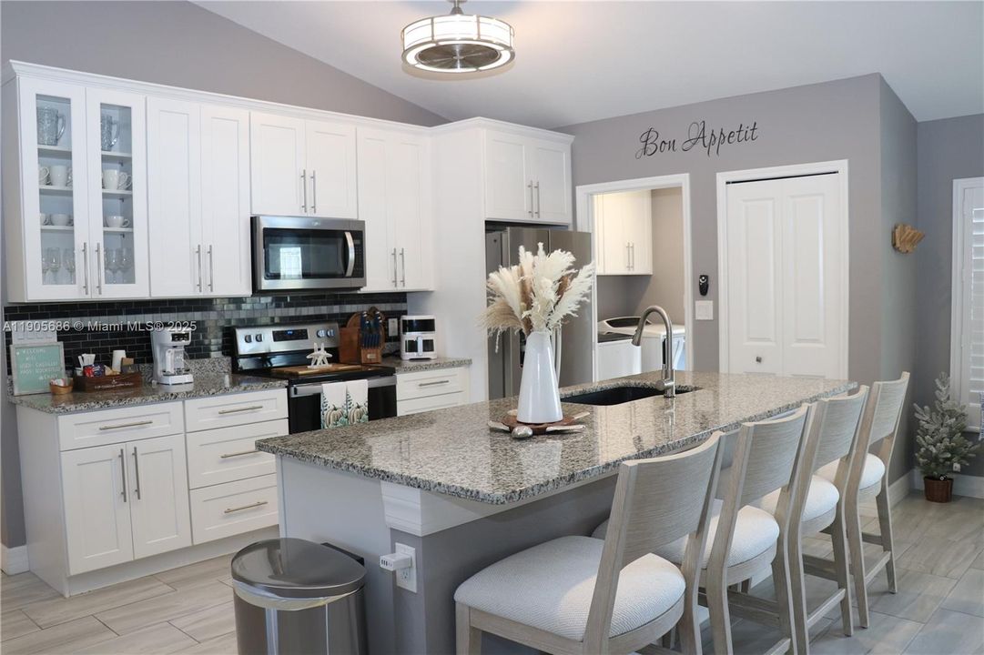 For Sale: $549,999 (3 beds, 2 baths, 1677 Square Feet)