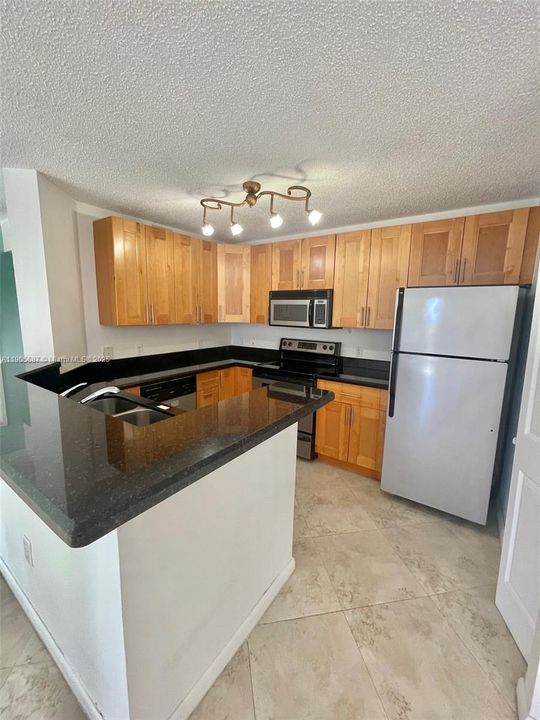 Недавно арендовано: $2,350 (1 спален, 1 ванн, 750 Квадратных фут)