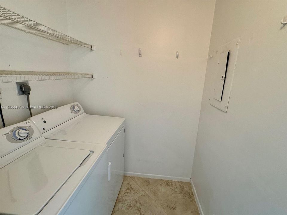 Недавно арендовано: $2,350 (1 спален, 1 ванн, 750 Квадратных фут)