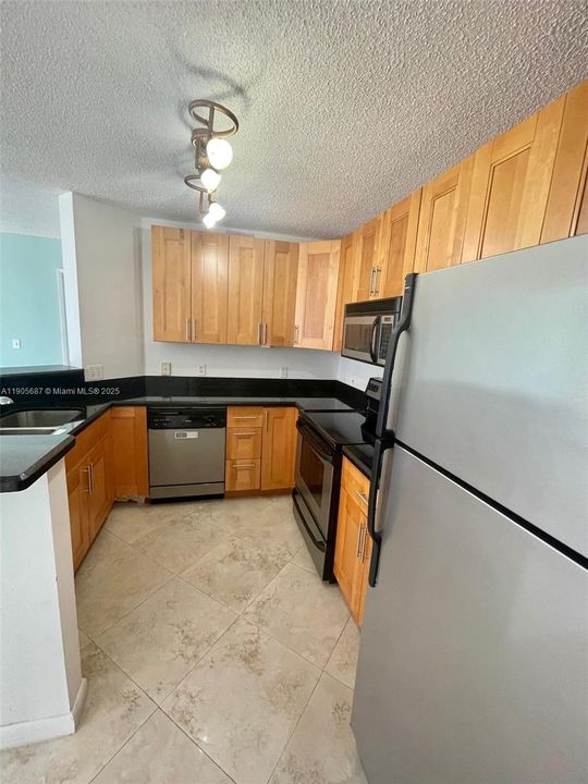 Недавно арендовано: $2,350 (1 спален, 1 ванн, 750 Квадратных фут)