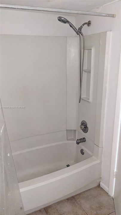 For Rent: $1,435 (1 beds, 1 baths, 619 Square Feet)