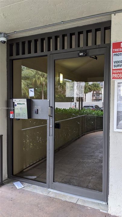 For Rent: $1,435 (1 beds, 1 baths, 619 Square Feet)