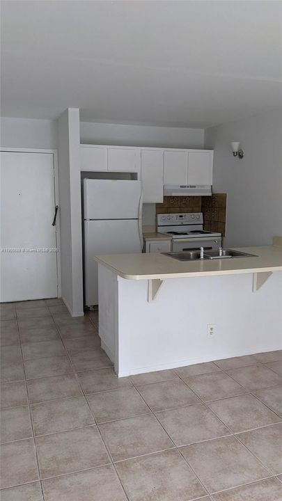 For Rent: $1,435 (1 beds, 1 baths, 619 Square Feet)