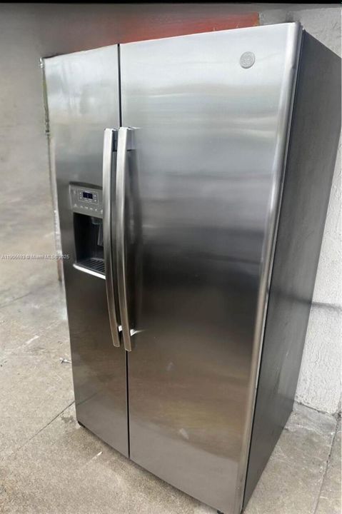 Под контрактом: $1,750 (2 спален, 1 ванн, 938 Квадратных фут)