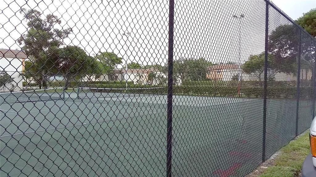 Под контрактом: $1,750 (2 спален, 1 ванн, 938 Квадратных фут)