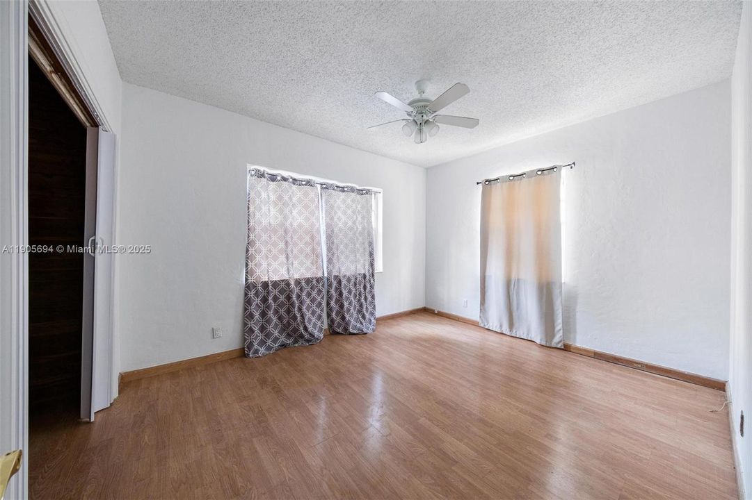 2nd bedroom
