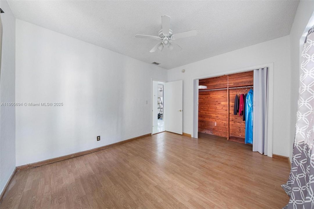 2nd bedroom
