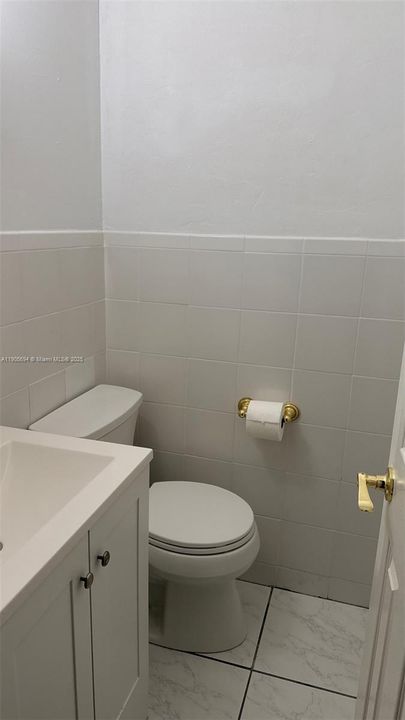 1/2 bathroom