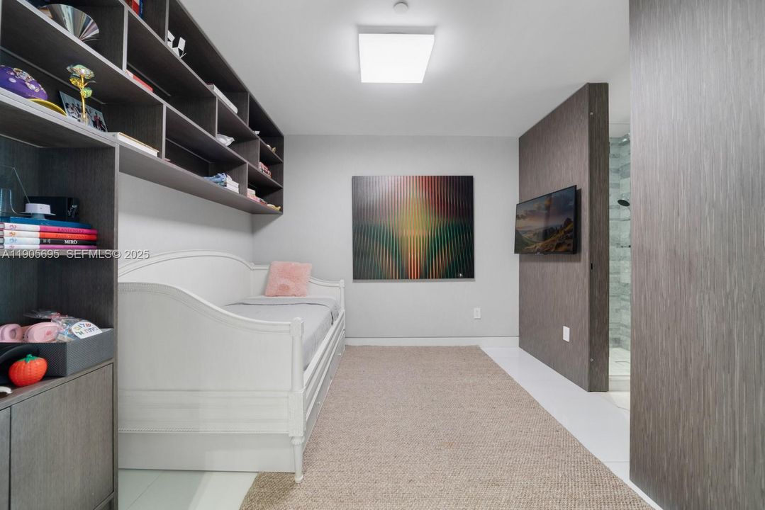 For Sale: $5,995,000 (2 beds, 3 baths, 2296 Square Feet)