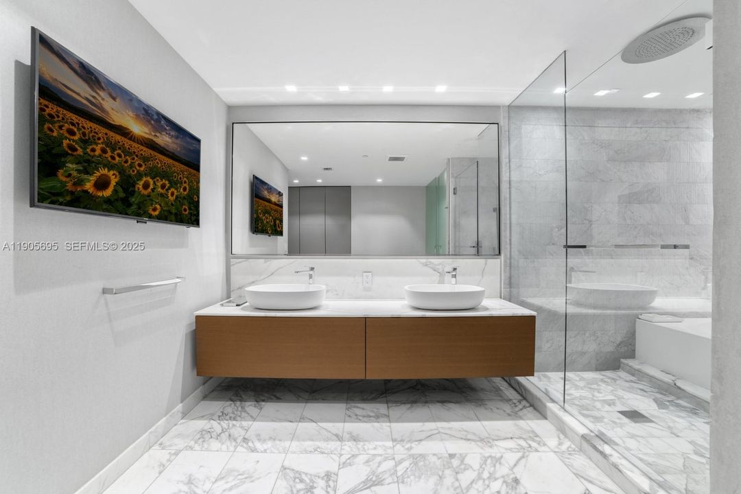 For Sale: $5,995,000 (2 beds, 3 baths, 2296 Square Feet)