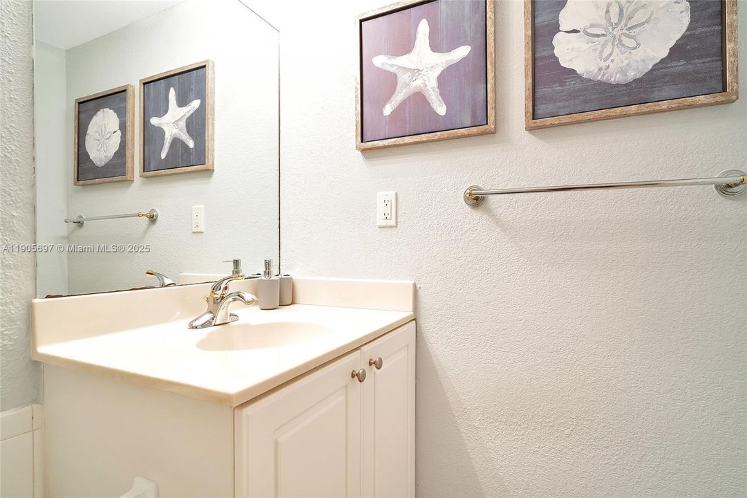 For Rent: $2,250 (0 beds, 1 baths, 486 Square Feet)