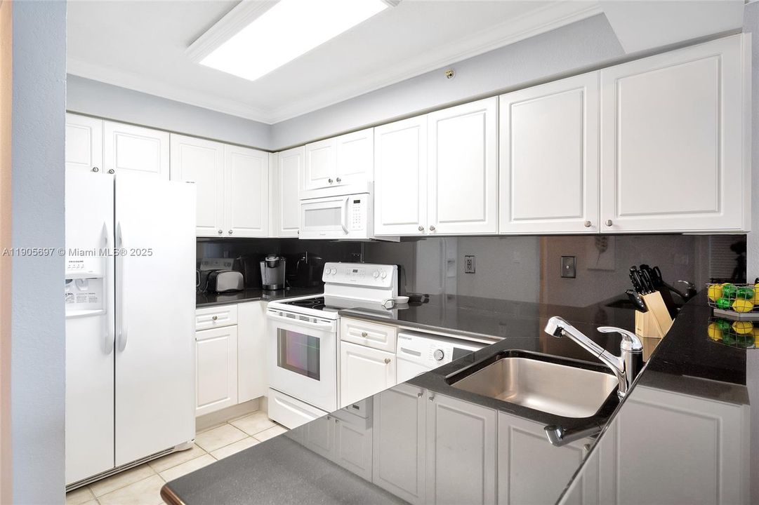 For Rent: $2,250 (0 beds, 1 baths, 486 Square Feet)