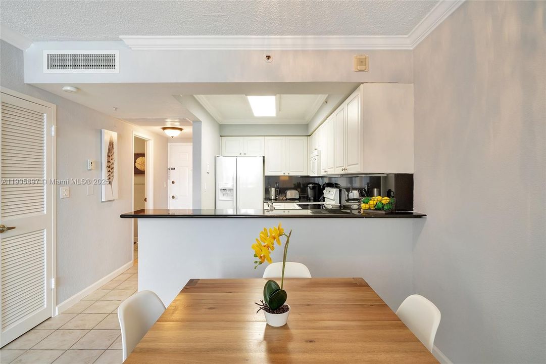 For Rent: $2,250 (0 beds, 1 baths, 486 Square Feet)