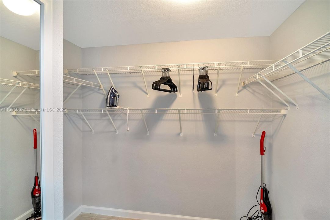 For Rent: $2,250 (0 beds, 1 baths, 486 Square Feet)