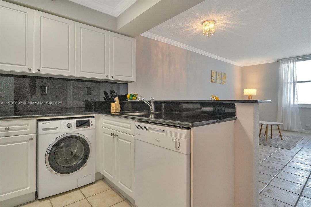 For Rent: $2,250 (0 beds, 1 baths, 486 Square Feet)