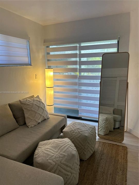 For Sale: $690,000 (2 beds, 2 baths, 960 Square Feet)