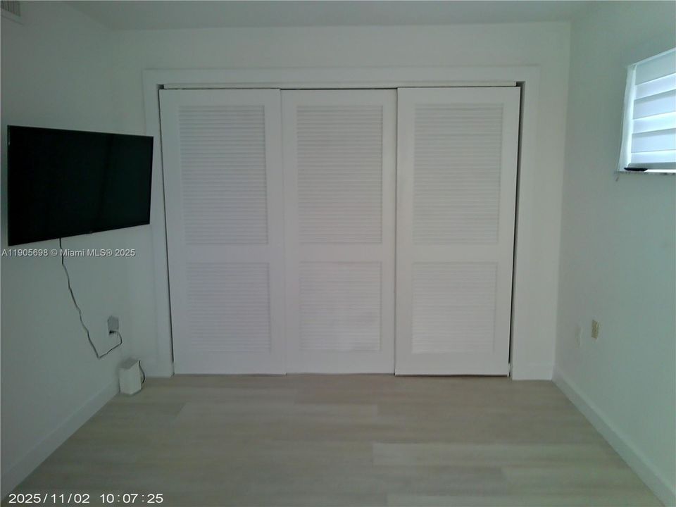 For Sale: $690,000 (2 beds, 2 baths, 960 Square Feet)